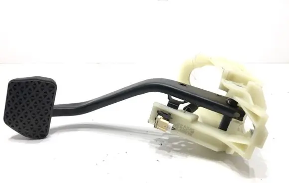 BMW 4 F32 F33 Brake pedal 6860647
