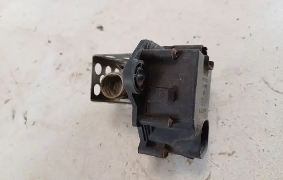 Citroen C4 I Coolant fan relay 