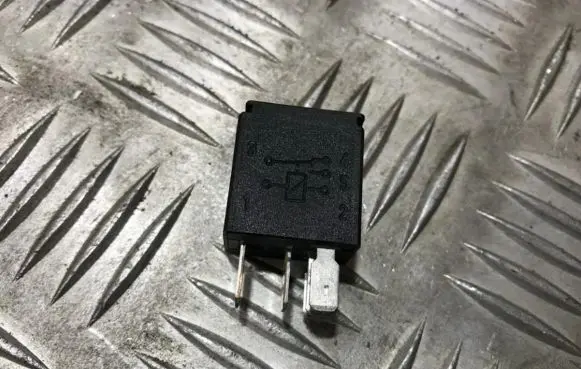 Volvo V70 Other relay 9441161 4rd00781400