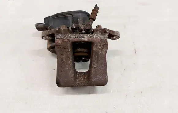 Hyundai i40 Rear brake caliper