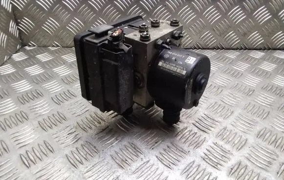Volkswagen Golf V ABS Pump 1K0907379AA 1K0614517T