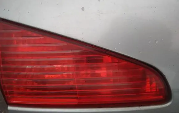 Peugeot 607 Tailgate rear/tail lights