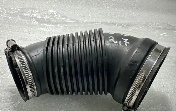 Audi A6 S6 C6 4F Air intake duct part 4F0129615D