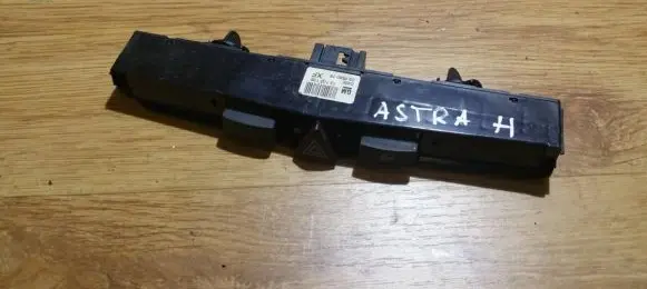 Opel Astra H Hazard light switch 03758075 13100105