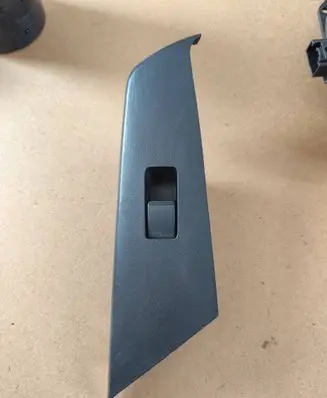 Mazda 3 II Electric window control switch BBM266370 9323T2 66370