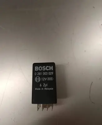 Audi A8 S8 D3 4E Glow plug pre-heat relay 4E0907282A