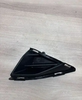 Nissan Qashqai J12 Front bumper lower grill 622576ua1a