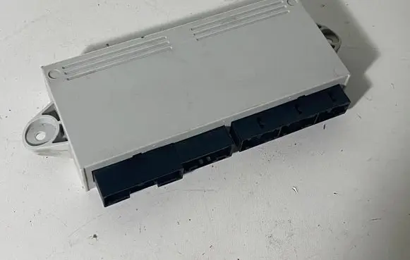 BMW 7 E65 E66 Door central lock control unit/module 6947123 61356947123