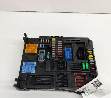 Citroen C5 Aircross Fuse module 9832880680 28719719