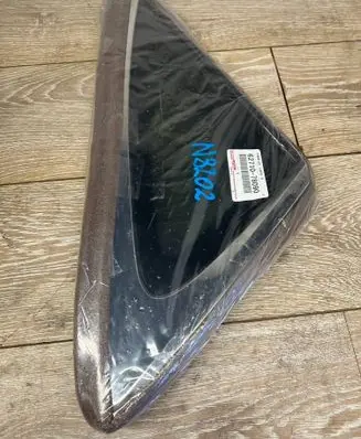 Lexus NX Rear vent window glass 6271078090