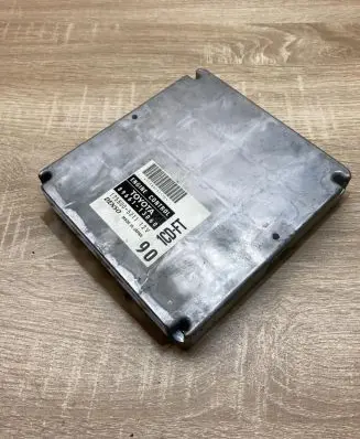 Toyota Corolla E120 E130 Engine control unit/module ECU 8966113060 1758005211