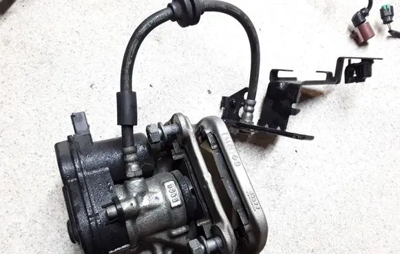 Fiat 500X Rear brake caliper 52029649