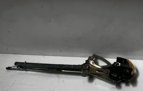 Toyota Prius (XW10) Front door window regulator with motor 8572047030 0620401130