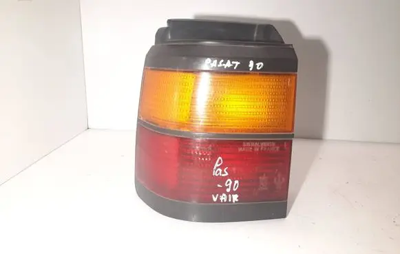 Volkswagen PASSAT B3 Rear/tail lights 333945257