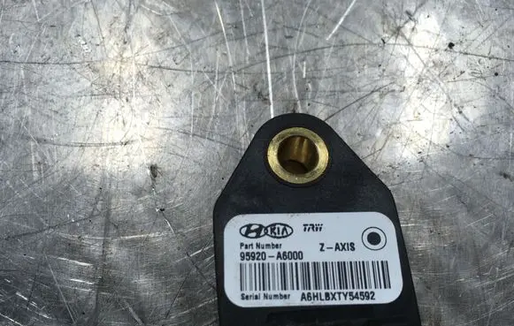Hyundai i30 Airbag deployment crash/impact sensor 95920A6000 A6HLBXTY54592
