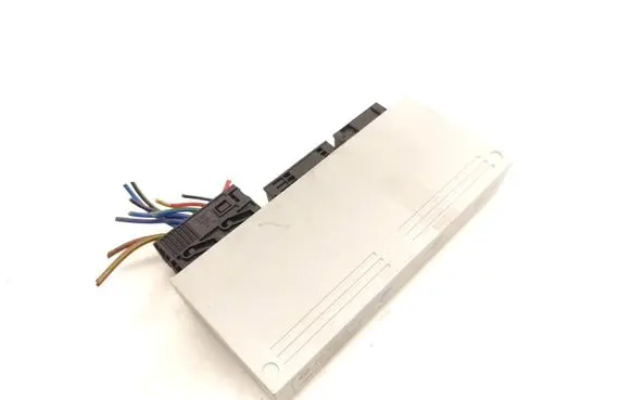 BMW X3 E83 Central body control module 6963338 57762110 61356963338