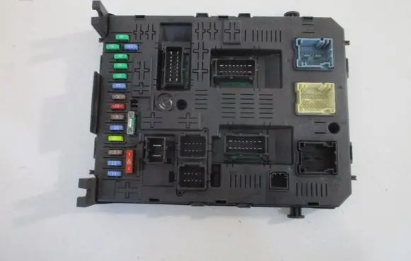 Peugeot 308 Comfort/convenience module 9666895780