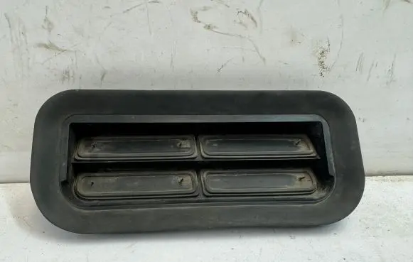 Bentley Continental Quarter panel pressure vent 3D0819465B