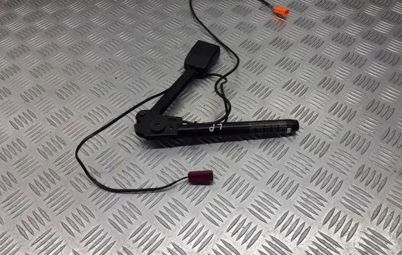 Ford C-MAX I Front seatbelt