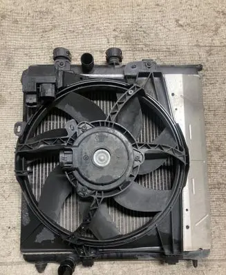 Citroen DS3 Coolant radiator 9682902080