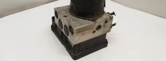 Ford Focus ABS Pump 2M512M110EE