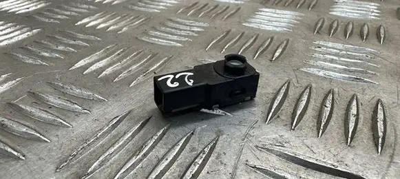 Toyota RAV 4 (XA40) Sensor