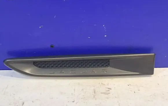 Jaguar XE Fender grill GX73280B11AD