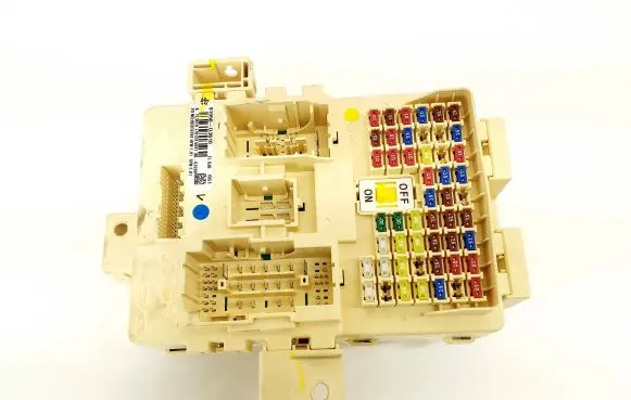 Hyundai Tucson TL Fuse module 91950D3610