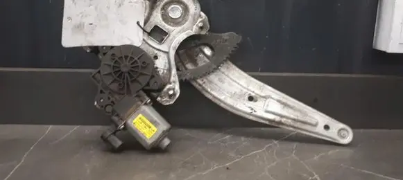 Hyundai i10 Rear window lifting mechanism without motor 83460-1y000