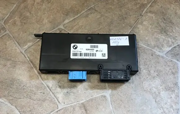 BMW 5 F10 F11 Gateway control module 9284420