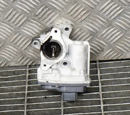 Nissan Qashqai EGR valve H8201143495 147102557R