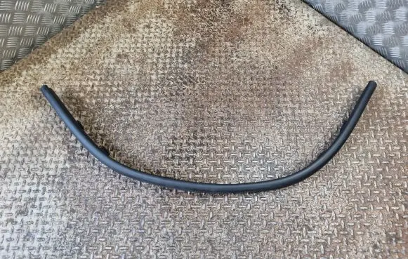 BMW 3 G20 G21 Engine compartment rubber 7419380
