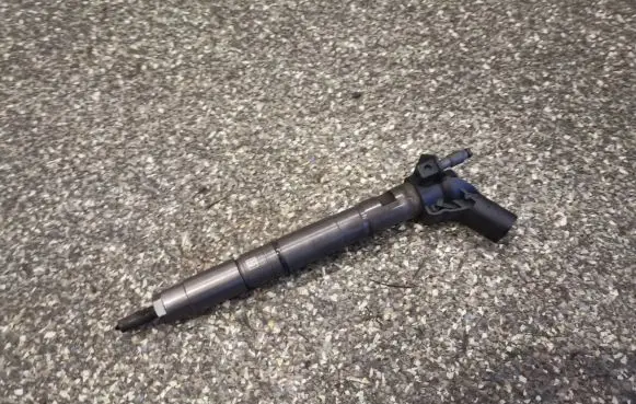 Fuel injector