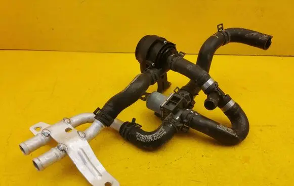 Mercedes-Benz V Class W447 Webasto circulation pump for autonomous heater A0005062864 A4478320123 A4478323923