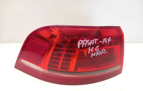 Volkswagen PASSAT B7 Rear/tail lights