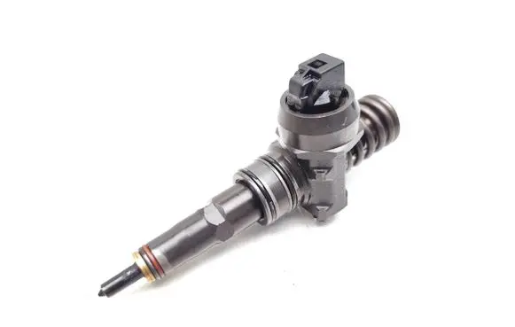 Volkswagen Golf V Fuel injector 038130073AG 0414720215