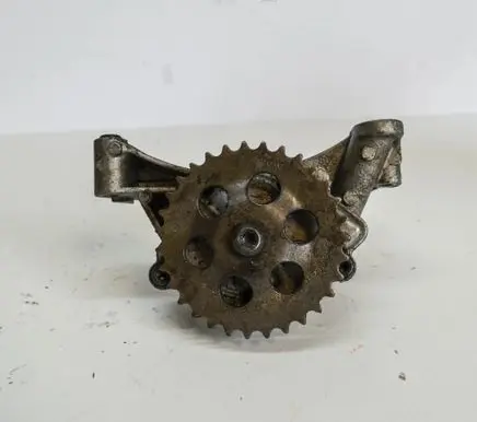 Volkswagen PASSAT B6 Oil pump 038115105B