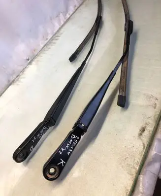 BMW X2 U10 Windshield/front glass wiper blade 5a0bc08