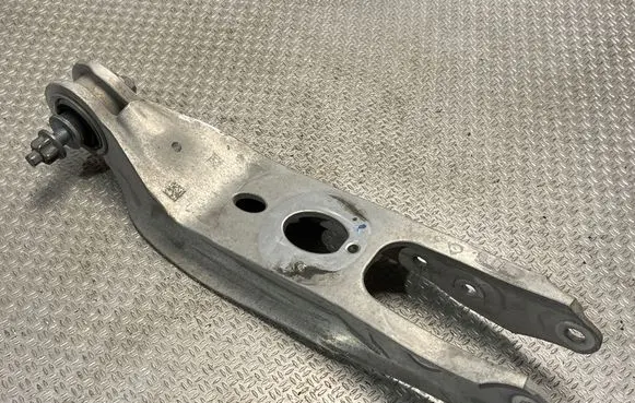 Rear upper control arm/wishbone