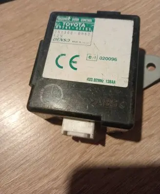 Toyota Avensis T250 Door central lock control unit/module 8974142151