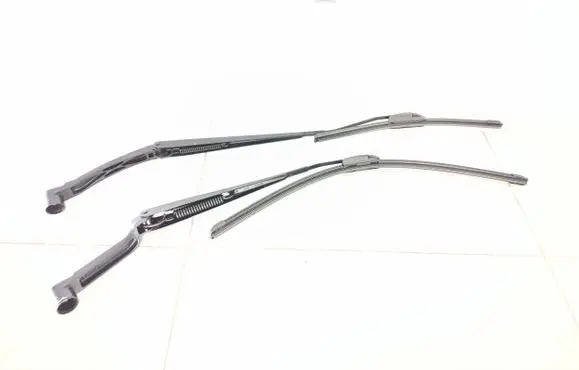 Nissan Qashqai Windshield/front glass wiper blade 246911 25226