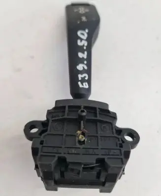 BMW 5 E39 Indicator stalk 8363668 01104010