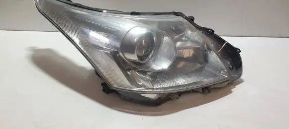 Toyota Avensis T270 Headlight/headlamp 20B927 13218