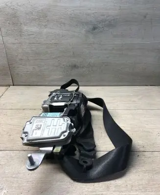 Mercedes-Benz E W212 Front seatbelt 610902000K K328C141375