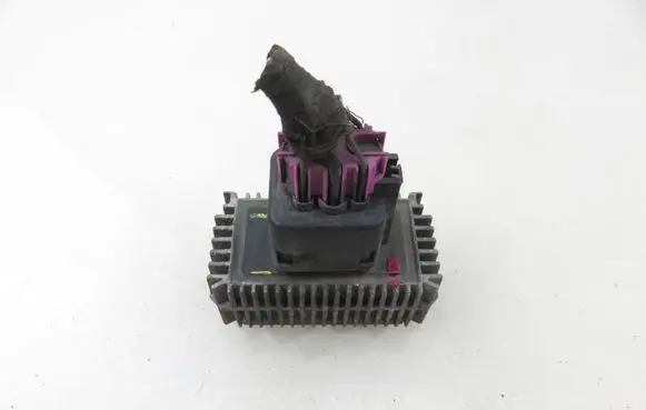 Opel Zafira B Glow plug pre-heat relay 51299018B 55354141