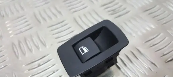 BMW 1 F20 F21 Electric window control switch 9208106