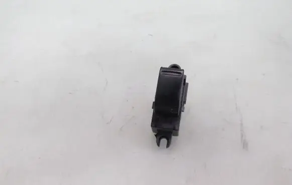 Nissan Primera Electric window control switch 25411AV600