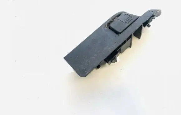 Toyota Yaris Fuel tank opening switch 