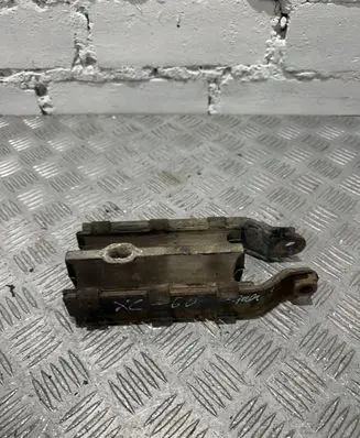 Volvo XC60 Engine mount bracket 31262935