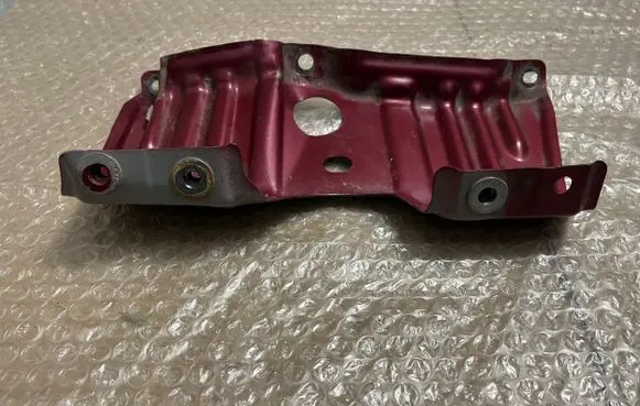Subaru Forester SK Fender mounting bracket SMU16
